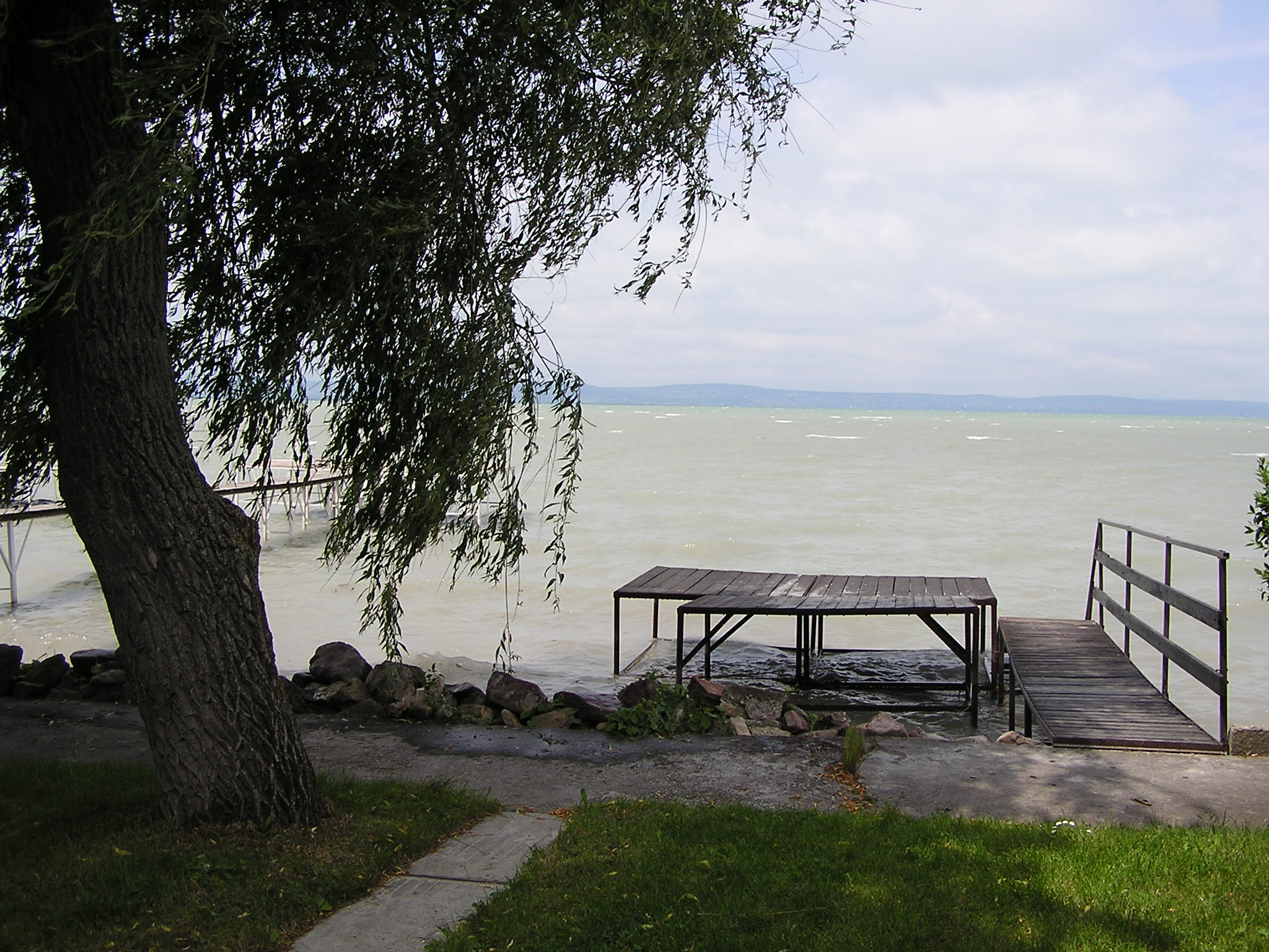 Balatonpart kzvetlen vzpart apartmanok kiadk